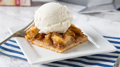 apple-pie-bars-recipe-pillsburycom image
