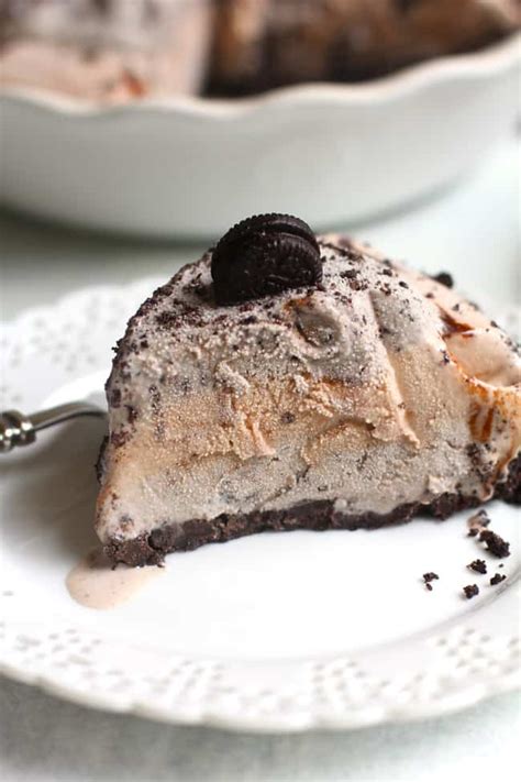 easy-oreo-ice-cream-pie-suebee-homemaker image