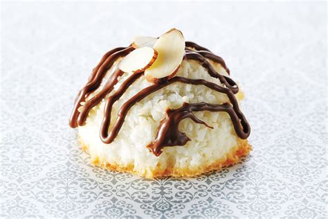 almond-delight-macaroons-canadian-living image
