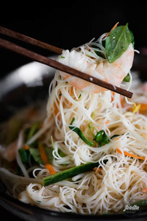 shrimp-vermicelli-salad-recipe-self-proclaimed-foodie image