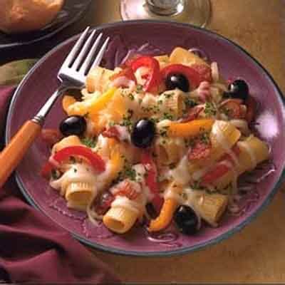 rigatoni-with-cheese-bacon-peppers-recipe-land image