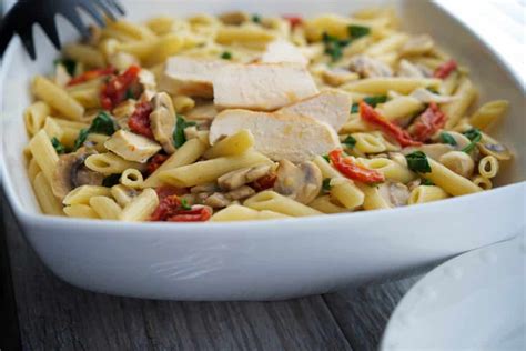 penne-with-chicken-and-vegetables-in-a-wine-sauce image