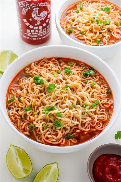 20-minute-spicy-sriracha-ramen-noodle-soup-video image