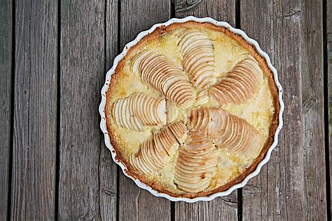 recipe-pear-and-chocolate-tart-the-messy-baker image