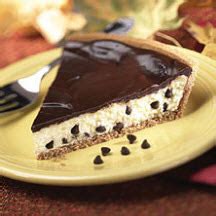 easy-chocolate-chip-cheesecake-pie image