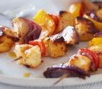 grilled-halloumi-and-sweet-pepper-kebabs-tesco-real image