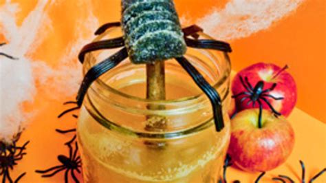 creepy-crawly-spider-cider-recipe-tablespooncom image