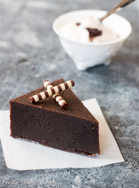 easy-flourless-chocolate-fudge-cake-pretty-simple image
