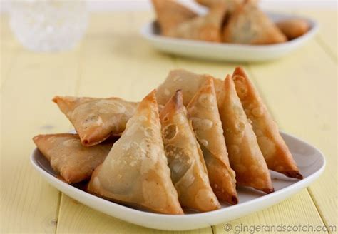 emirati-recipe-samboosa-fried-savory-triangles image