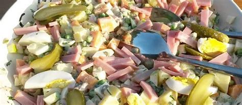 huzarensalade-traditional-salad-from-netherlands image