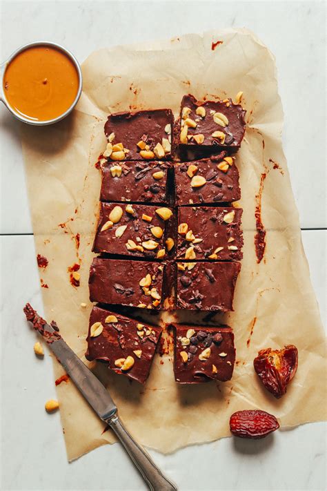 vegan-chocolate-peanut-butter-fudge-minimalist image