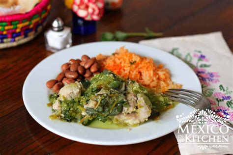 pork-chops-with-purslane-in-tomatillo-sauce-mexican image