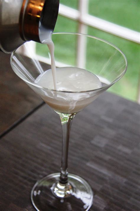 white-chocolate-martini-with-coconut-skip-dessert image