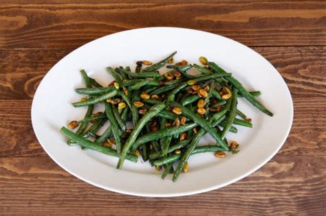green-bean-beet-pistachio-salad-vegan-recipe-tori-avey image