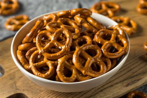 are-pretzels-healthy-heres-how-to-eat-the-crunchy image