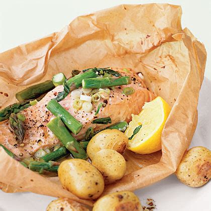 steamed-salmon-and-asparagus-in-parchment image