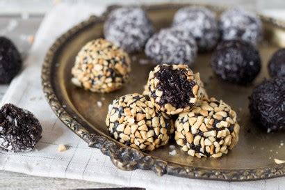 no-bake-oreo-chocolate-rum-balls-tasty-kitchen image