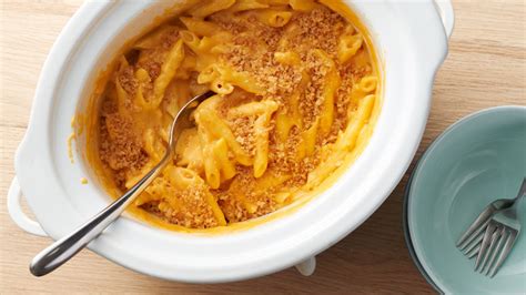 slow-cooker-extra-cheesy-macaroni-and-cheese image