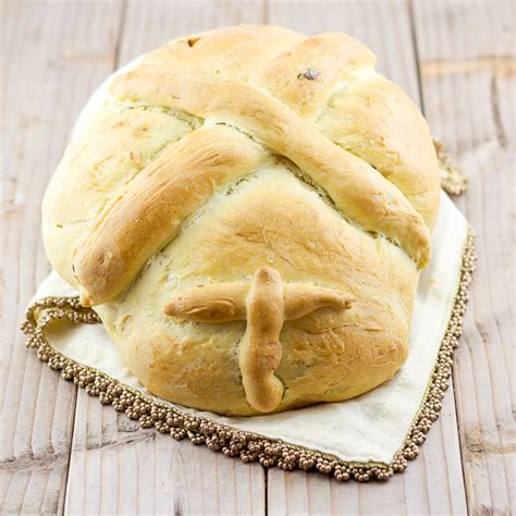 christopsomo-greek-christmas-bread-lemon-olives image