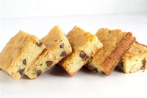 macadamia-chip-brownies-recipe-girl image