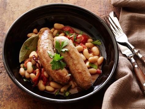 turkey-sausages-with-spicy-beans-sausages-with-fagioli image