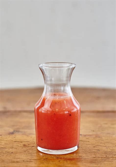 recipe-tomato-vinaigrette-kitchn image