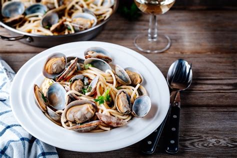 pressure-cooker-clams-easy-and-delicious-miss-vickie image