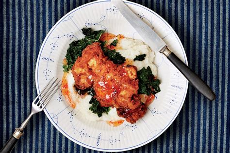 fried-chicken-thighs-with-cheesy-grits-food-glorious image