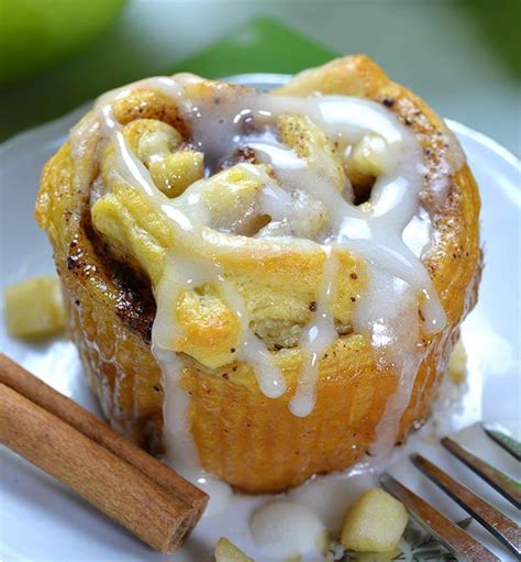 apple-cinnamon-roll-cupcakes-easy-cinnamon-rolls image