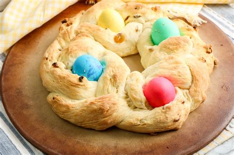 easter-bread-wreath-recipe-for-an-old-fashioned-easter image