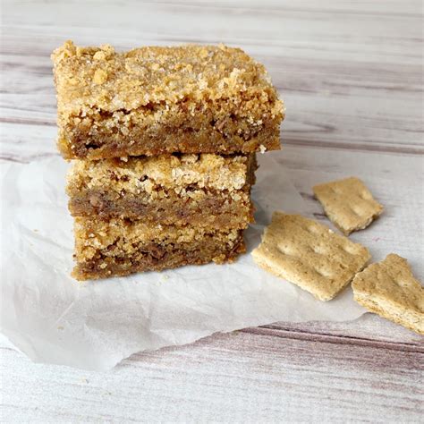 graham-cracker-blondie-bars-kelly-lynns-sweets-and image