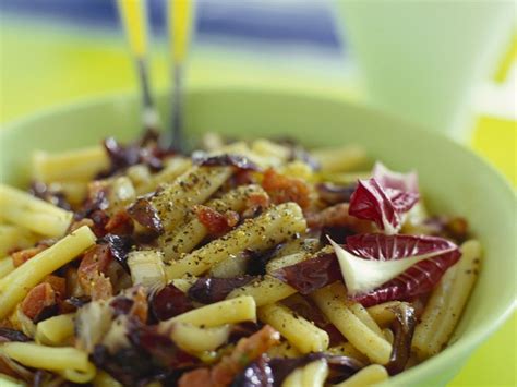 pasta-with-bacon-and-radicchio-recipe-eat-smarter-usa image