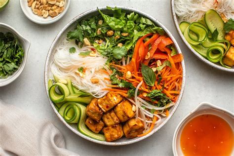 vermicelli-noodle-bowls-vegan-vietnamese-inspired image