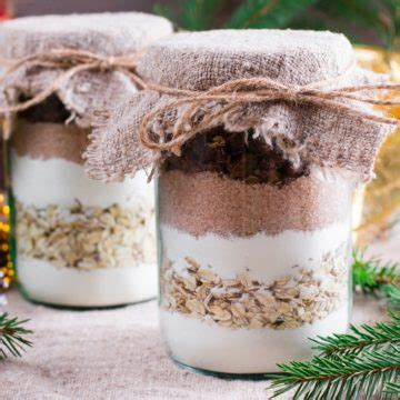 oatmeal-chocolate-chip-cookies-in-a-jar-christmas image