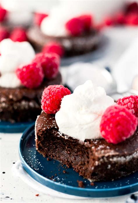 soft-centered-fudge-cakes-made-in-30-minutes-food image