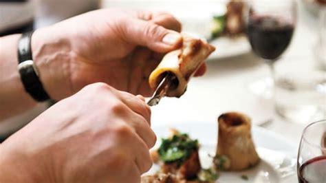 how-to-make-fergus-hendersons-roast-bone-marrow image