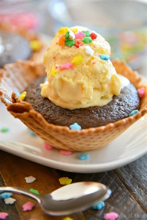 sundae-cupcakes-in-waffle-bowls-ice-cream-cone image