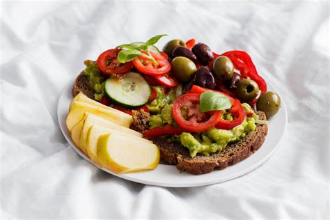 the-ultimate-guacamole-sandwich-vegan-refresh image