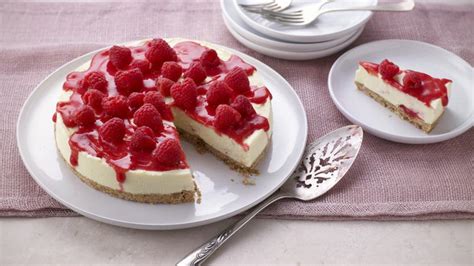 white-chocolate-and-raspberry-cheesecake image