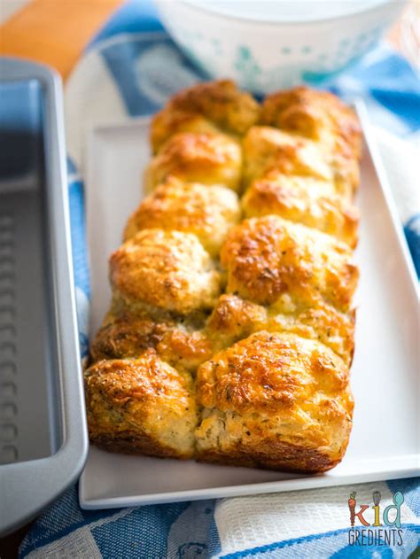 6-ingredient-herb-and-cheese-easy-pull-apart-loaf image