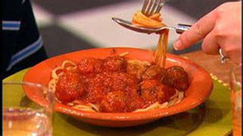 the-ultimate-spaghetti-and-meatballs-supper-rachael image