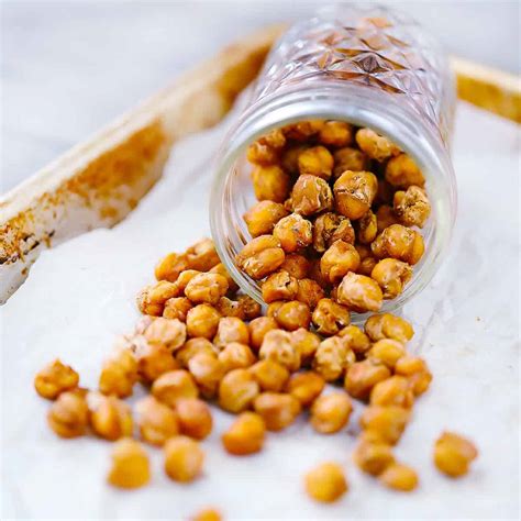 spicy-crispy-roasted-chickpeas-bowl-of-delicious image
