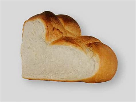 9-traditional-irish-breads-you-need-to-taste-ireland image