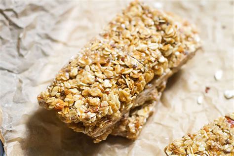 homemade-chewy-healthy-granola-bars image