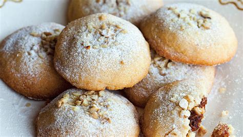 date-and-walnut-filled-cookies-koloocheh image