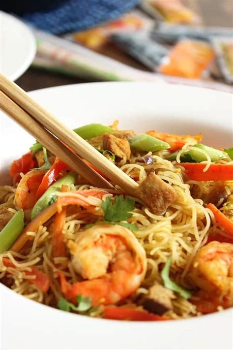 spicy-singapore-noodles-singapore-chow-mei-fun image