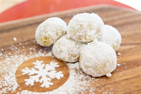 snowball-cookies-using-any-nut-you-prefer-fifteen image