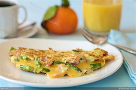 asparagus-and-canadian-bacon-cheese-omelet image