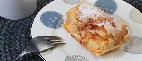 galaktoboureko-traditional-sweet-pastry-from-greece image