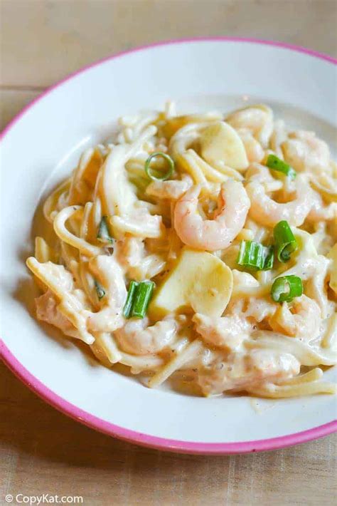 best-shrimp-pasta-salad-copykat image